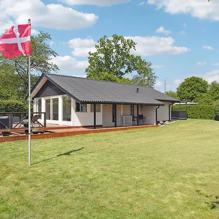 4 Bedroom Lovely In