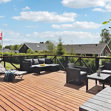 4 Bedroom Lovely In Hejls